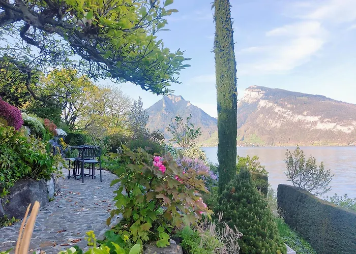 Villa With Pool, Garden & Direct At Lake