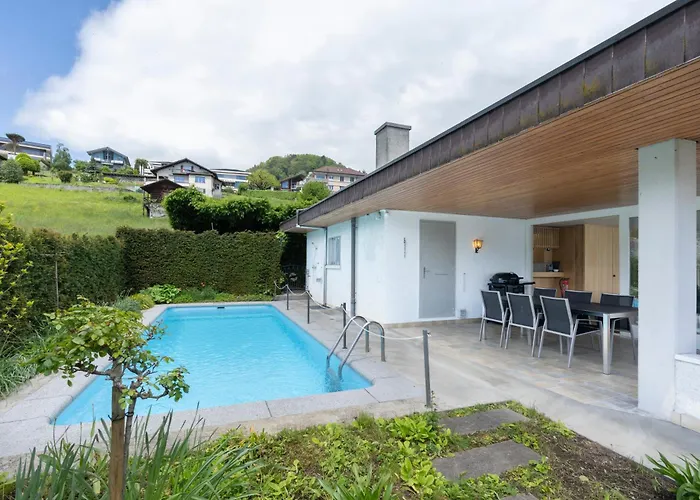 Villa With Pool, Garden & Direct At Lake